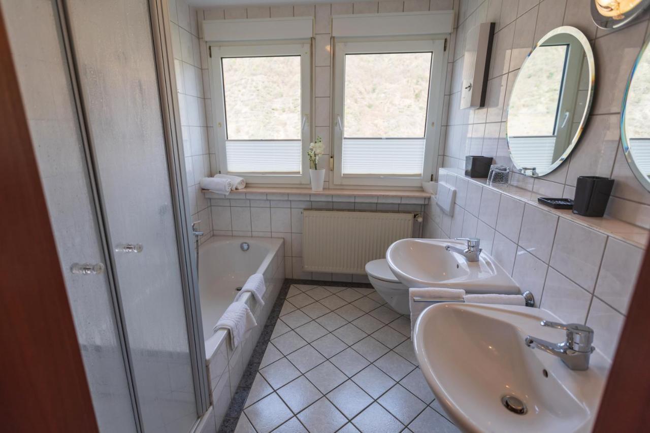 Haus Flora - Ferienwohnungen Cochem Luaran gambar